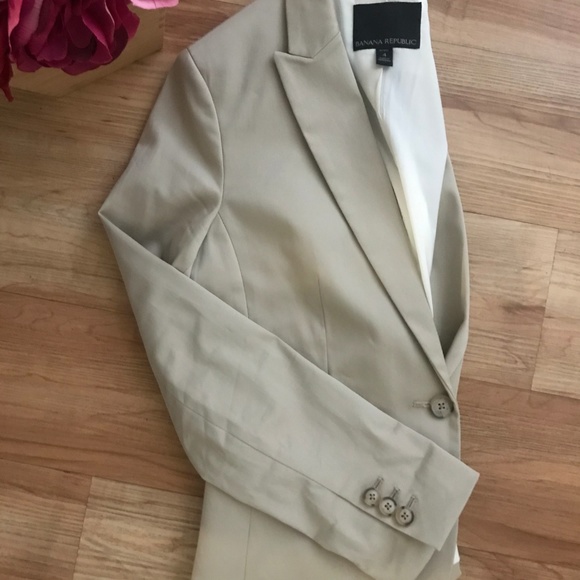 🌟Banana Republic Classic-Fit Blazer Petite4 Beige - Picture 3 of 8
